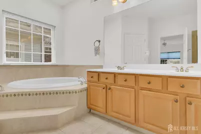 64 Viineyard Court, Monroe Township, NJ 08831 - Photo 12