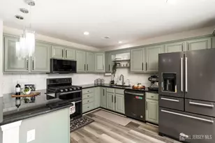 604 Crest Stone Cir, South Brunswick Township, NJ 08540 - Photo 10