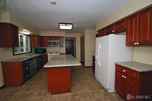 6 Heather Ln, Middlesex, NJ 08846 - Photo 6