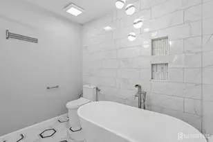 64 Chariot Ct, Piscataway Township, NJ 08854 - Photo 8