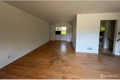 13 Chalmers Road, East Brunswick Township, NJ 08816 - Photo 12
