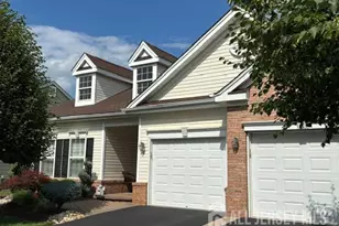 61 Diamond Spring Dr, Monroe Township, NJ 08831 - Photo 2