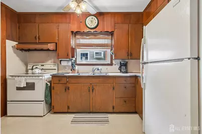 517 Joseph Avenue, Woodbridge Township, NJ 07095 - Photo 10