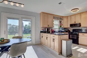 62 Jefferson Dr, Spotswood, NJ 08884 - Photo 8