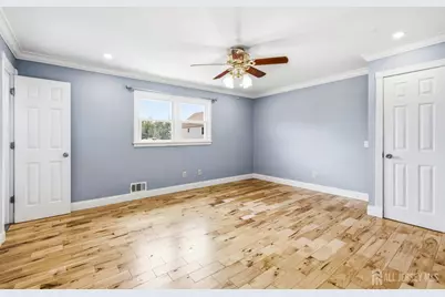 264 E George Place E, Iselin, NJ 08830 - Photo 10