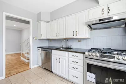 264 E George Place E, Iselin, NJ 08830 - Photo 8