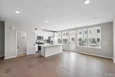 206 Lyla Lane, Middlesex, NJ 08091 - Photo 4