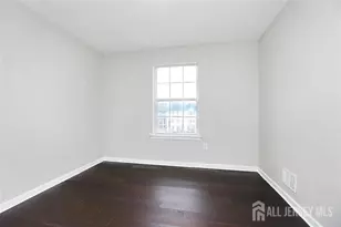 155 Darwin Ln, North Brunswick Township, NJ 08902 - Photo 4