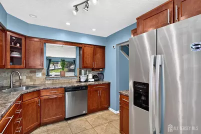 299 Hampshire Drive, Plainsboro Township, NJ 08536 - Photo 6