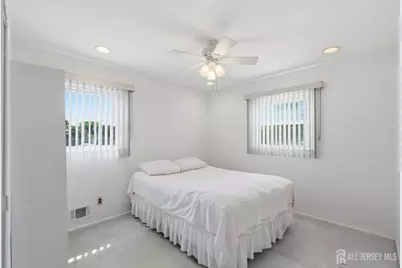 10 Tyroler Court, Edison, NJ 08820 - Photo 20