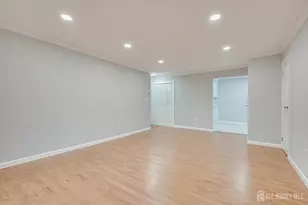 1213 N Oaks Blvd N, North Brunswick Township, NJ 08902 - Photo 10