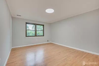 1213 N Oaks Boulevard N, North Brunswick Township, NJ 08902 - Photo 14