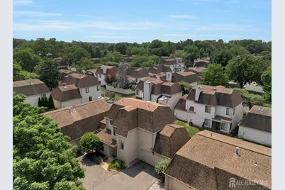 12 Carriage Place, Edison, NJ 08820 - Photo 2