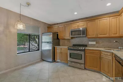 12 Carriage Place, Edison, NJ 08820 - Photo 10