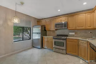 12 Carriage Pl, Edison, NJ 08820 - Photo 10
