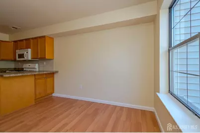 1005 Hidden Village Drive, Perth Amboy, NJ 08861 - Photo 10