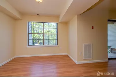 1005 Hidden Village Drive, Perth Amboy, NJ 08861 - Photo 8