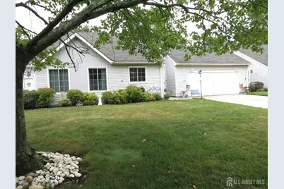 640 Madison Drive #B, Monroe Township, NJ 08831 - Photo 2