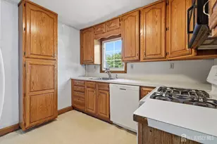 326 Melrose Ave, Middlesex, NJ 08846 - Photo 12