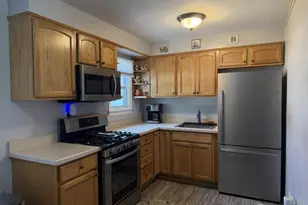 36 Maplewood Ave, Colonia, NJ 07067 - Photo 14