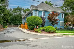 2 Mulberry Ln, Metuchen, NJ 08840 - Photo 2