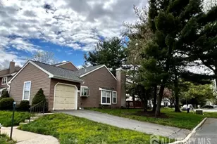 173 Jordans Cir, Franklin Township, NJ 08873 - Photo 2