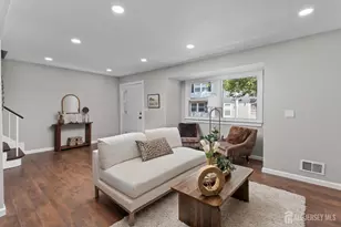 27 Davids Ct, South Brunswick Township, NJ 08810 - Photo 4