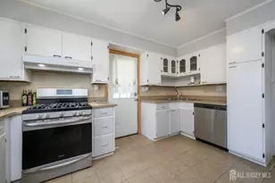 49 Colonial Dr, Clark Township, NJ 07066 - Photo 10