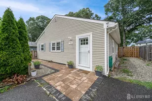 318 Hemlock Dr, Lacey Township, NJ 08734 - Photo 2