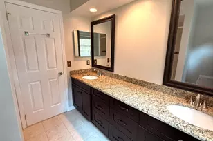 902 Woodhaven Dr, Edison, NJ 08817 - Photo 12