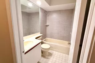 902 Woodhaven Dr, Edison, NJ 08817 - Photo 8