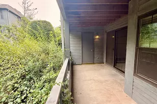 902 Woodhaven Dr, Edison, NJ 08817 - Photo 14