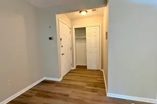 902 Woodhaven Dr, Edison, NJ 08817 - Photo 4