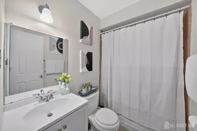 109 Michaels Court, Woodbridge Township, NJ 07095 - Photo 32