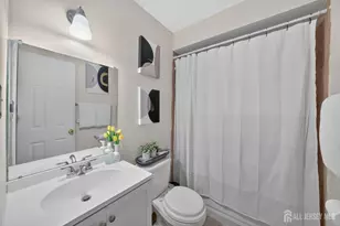 109 Michaels Ct, Woodbridge Township, NJ 07095 - Photo 32