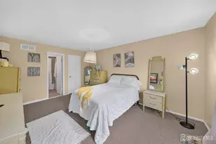 109 Michaels Ct, Woodbridge Township, NJ 07095 - Photo 10