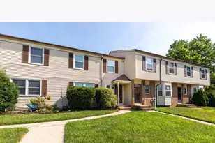 3 Tiger Lilly Ct, Sayreville, NJ 08872 - Photo 2