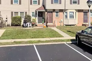 3 Tiger Lilly Ct, Sayreville, NJ 08872 - Photo 2