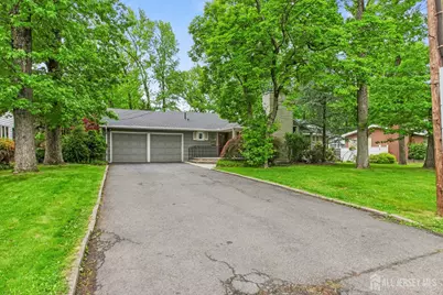 4 Taylor Drive, New Brunswick, NJ 08901 - Photo 2