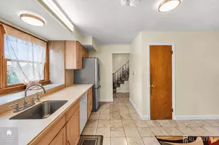 1005 Robin Rd, Hillsborough Township, NJ 08844 - Photo 10