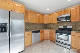 2 Veros Ln, Franklin Township, NJ 08823 - Photo 12