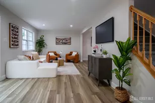 3002 Kapalua Ct, Freehold, NJ 07728 - Photo 2
