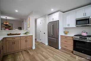 3002 Kapalua Ct, Freehold, NJ 07728 - Photo 10