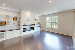 44 Begonia Ln, Monroe Township, NJ 08831 - Photo 2