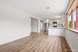 2 Kendall Dr, Sayreville, NJ 08859 - Photo 4