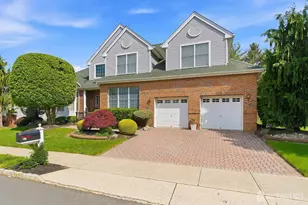 31 Narrows Way, Monroe Township, NJ 08831 - Photo 2