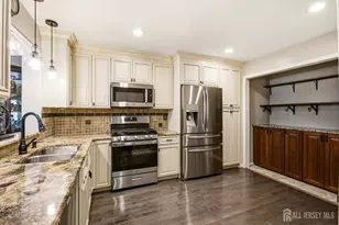 72 Coriander Dr, South Brunswick Township, NJ 08540 - Photo 10
