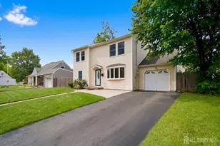 29 Windsor Dr, East Brunswick Township, NJ 08816 - Photo 1