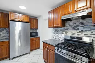 29 Windsor Dr, East Brunswick Township, NJ 08816 - Photo 10
