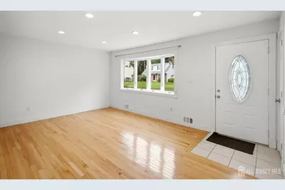 29 Windsor Drive, East Brunswick Township, NJ 08816 - Photo 4